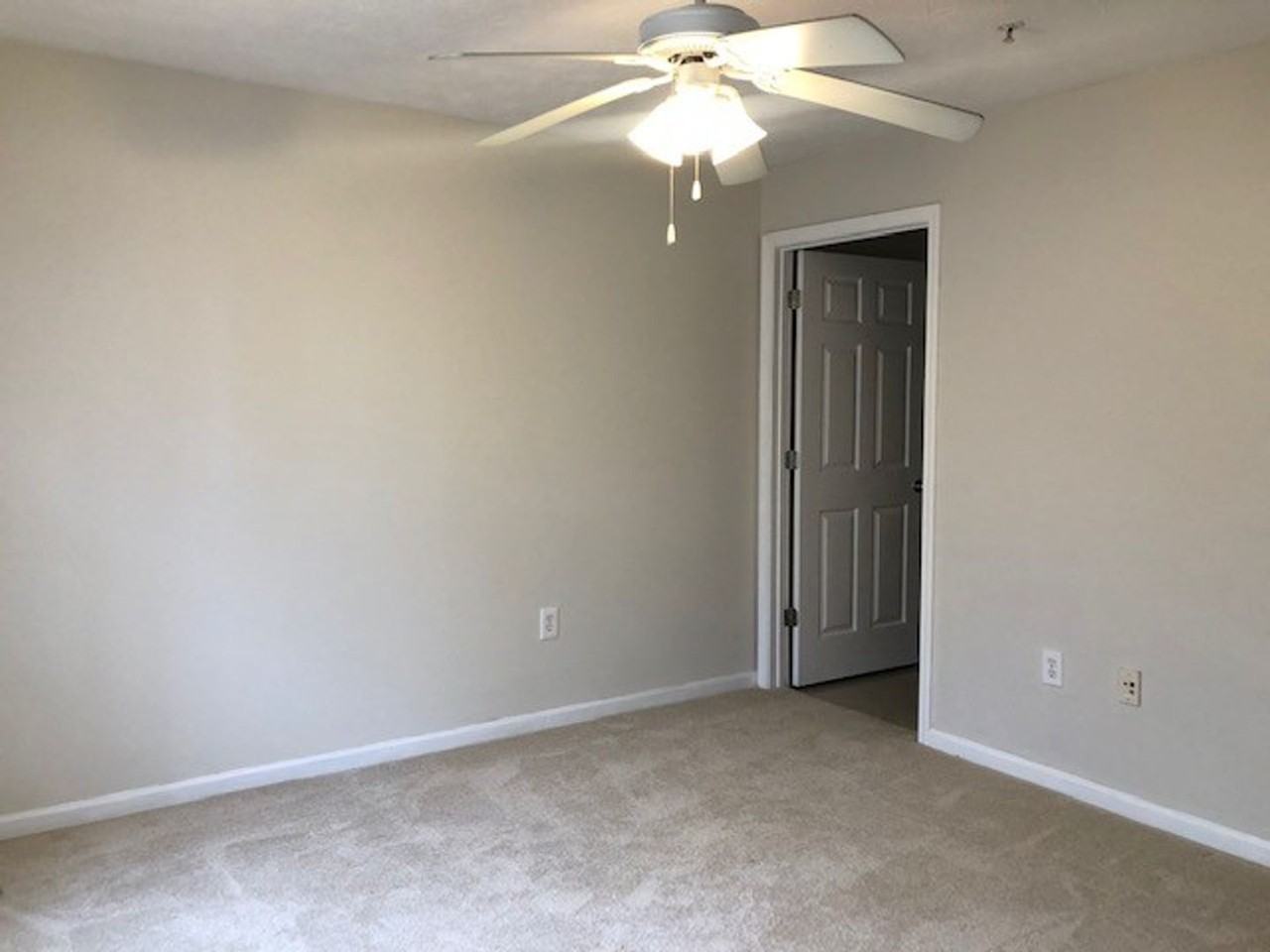 1385 S Donahue Dr - Photo 5 of 24