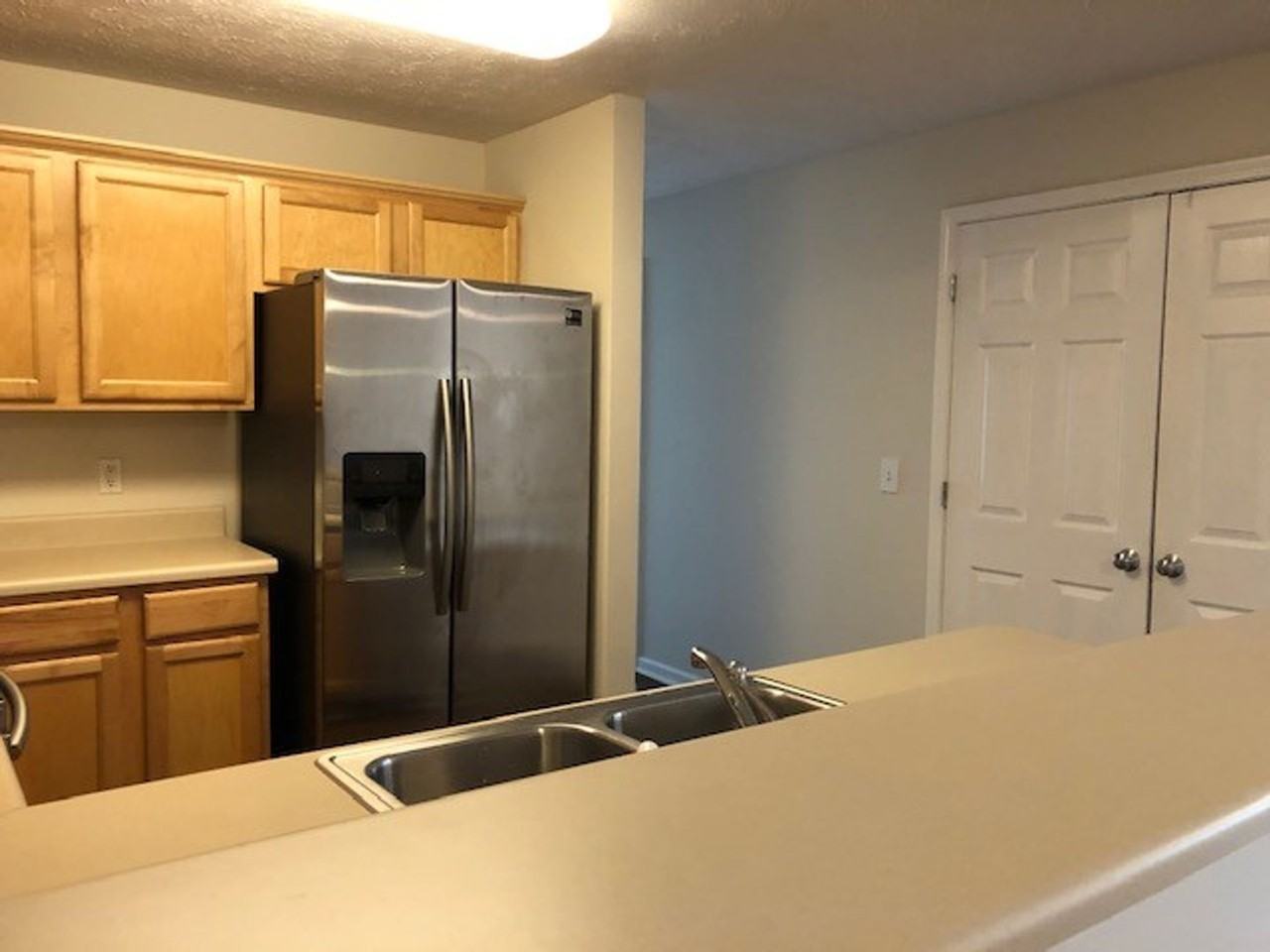 1385 S Donahue Dr - Photo 6 of 21