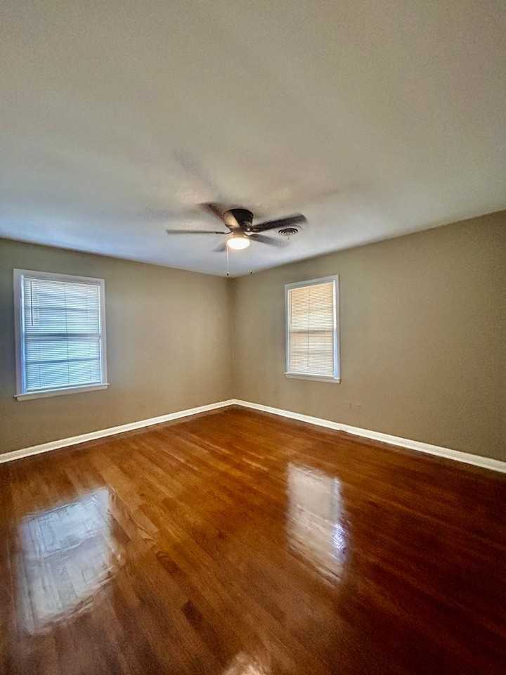 3310 N Watkins St - Photo 2 of 9