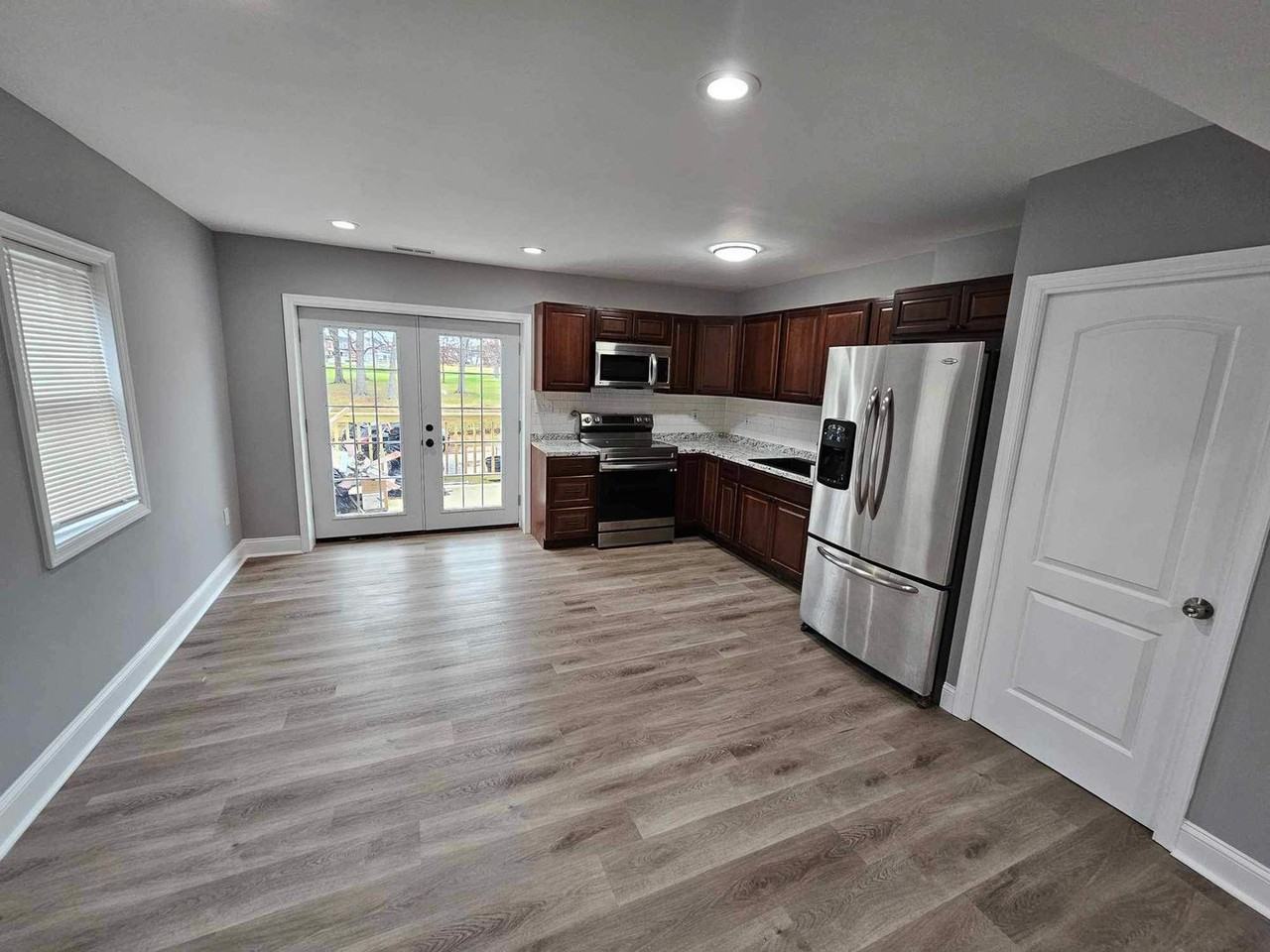 310 Magnolia Ter - Photo 2 of 28