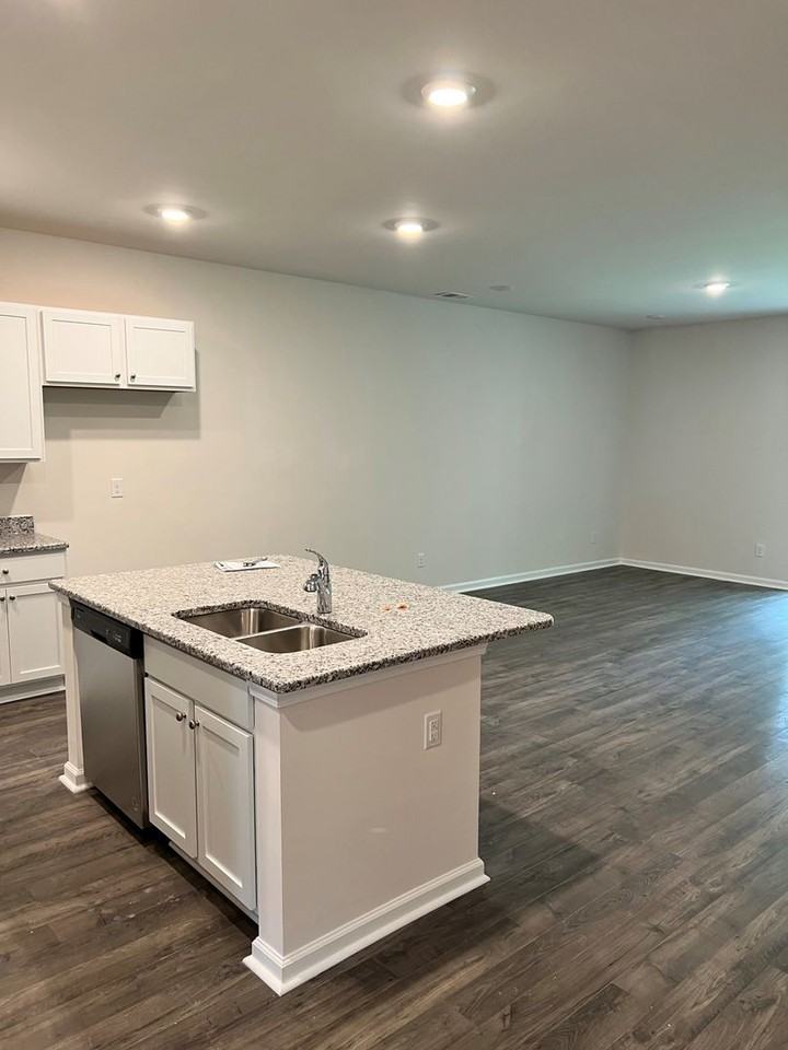 23 Vineyard Pl - Photo 3 of 16