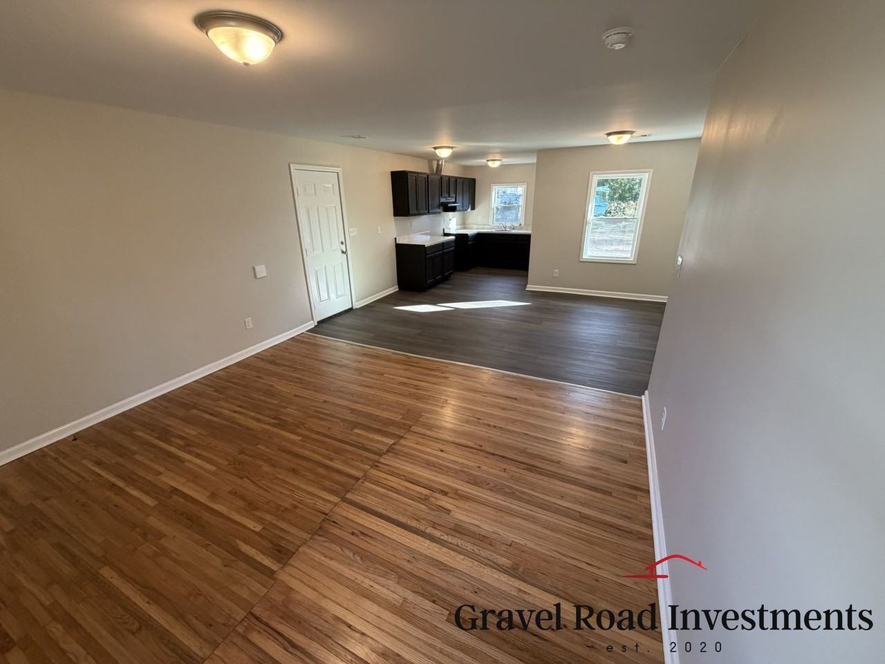 2925 35th Ave - Photo 3 of 13