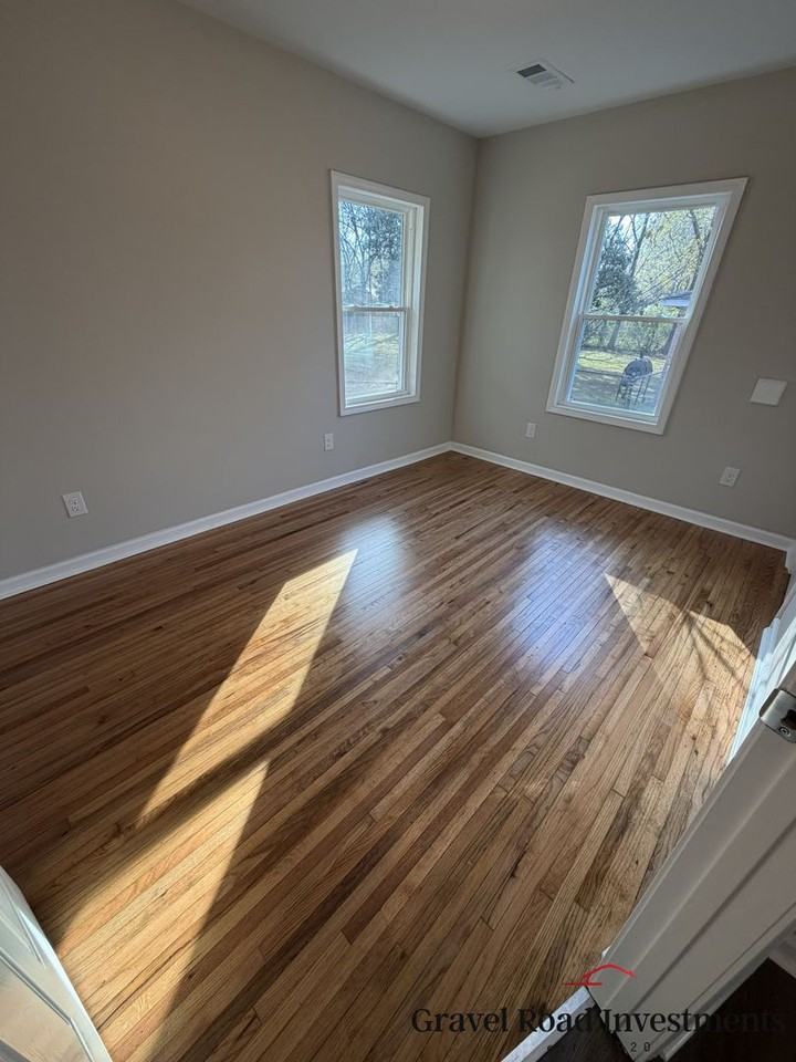 2925 35th Ave - Photo 7 of 13