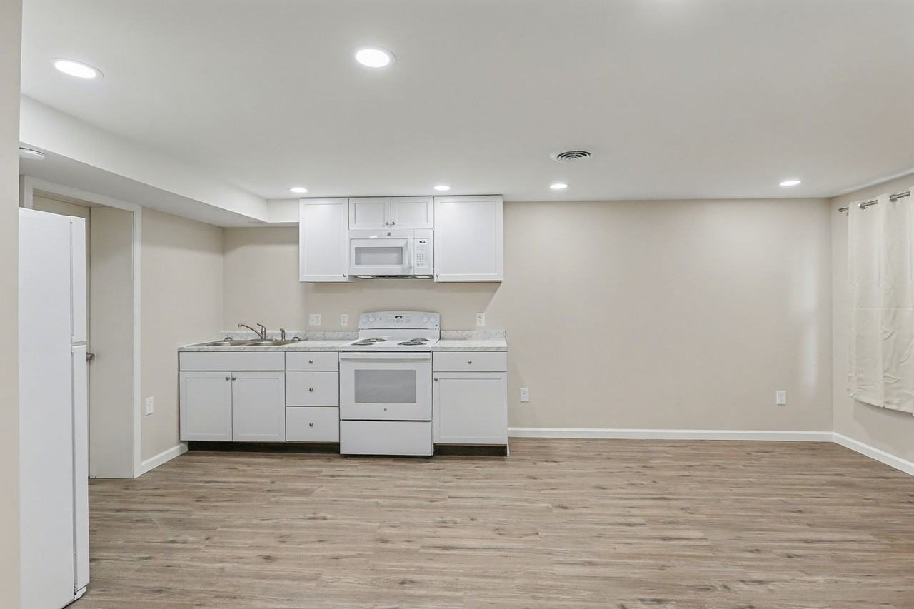100 Old York Road - Photo 2 of 5