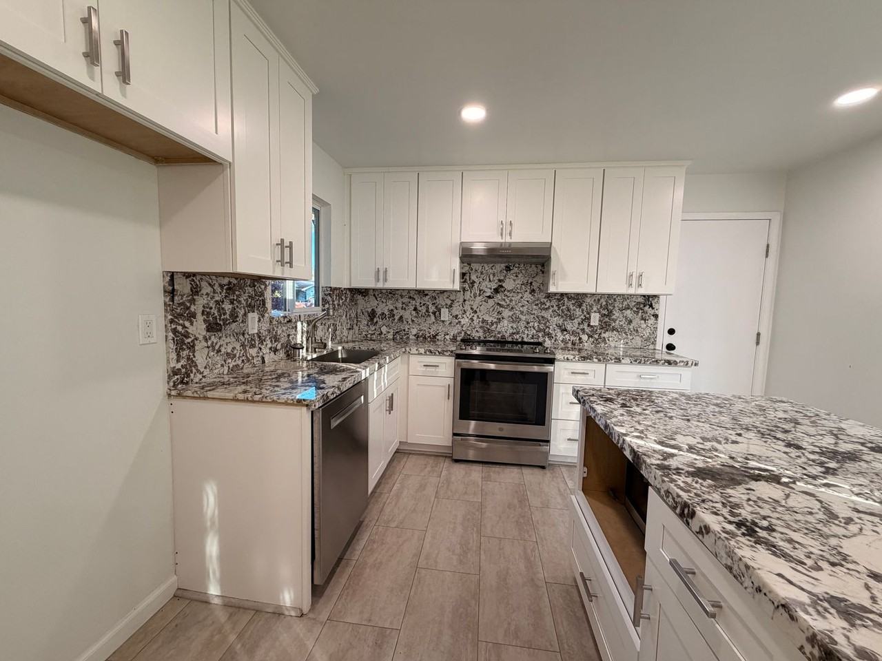 5929 Mabie Court - Photo 4 of 26