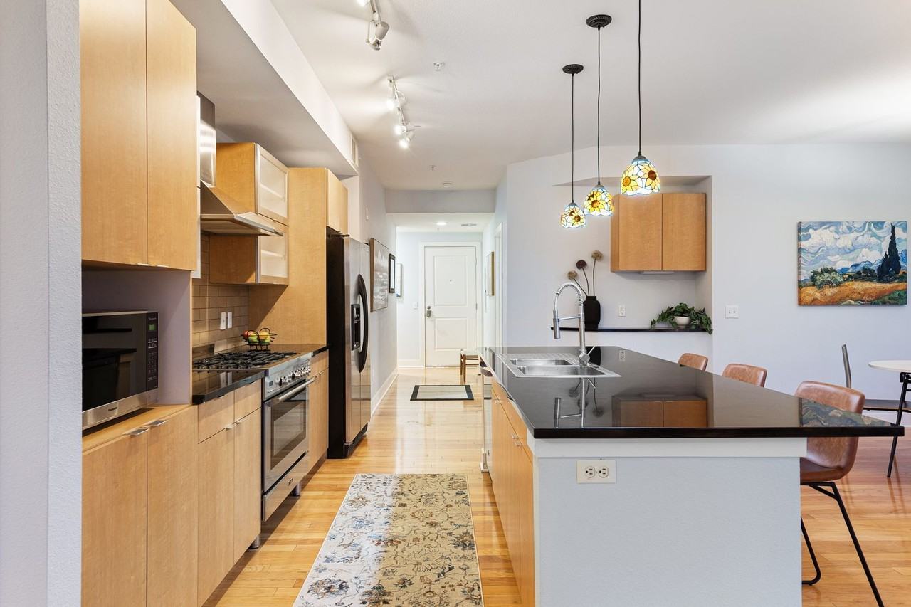 2240 N Clay St - Photo 3 of 29