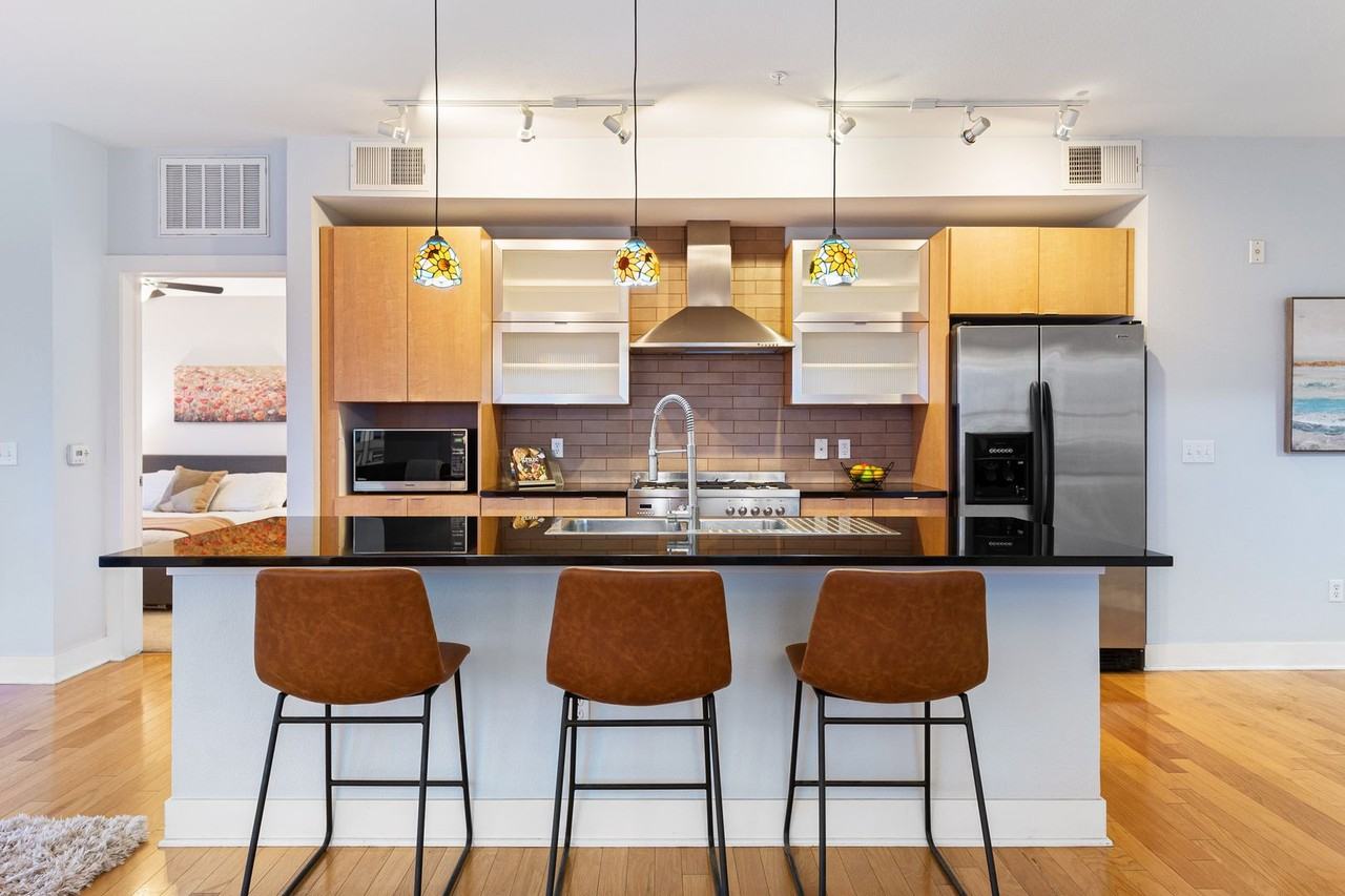 2240 N Clay St - Photo 5 of 29