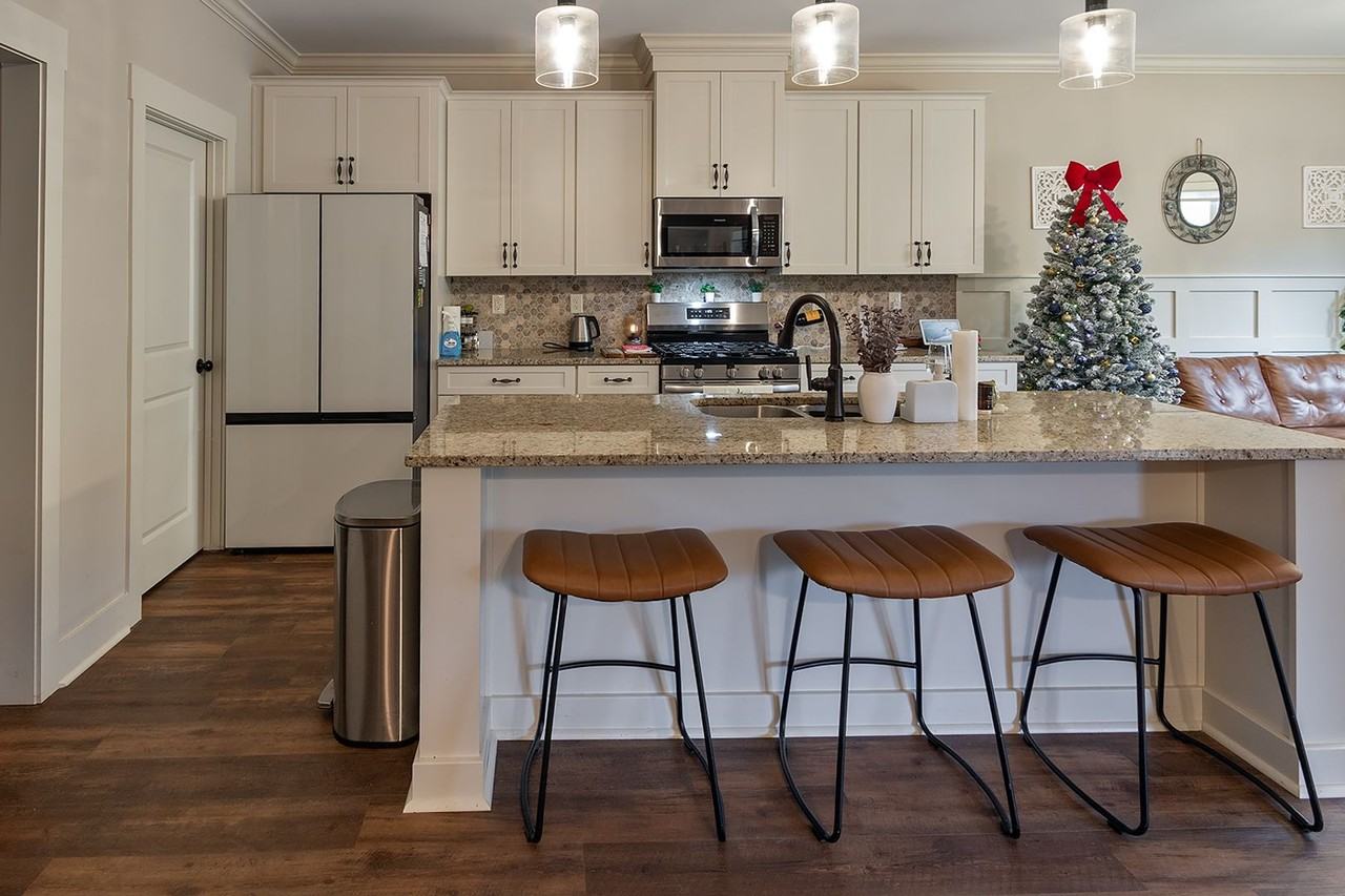 88 Elmore Road - Photo 7 of 27