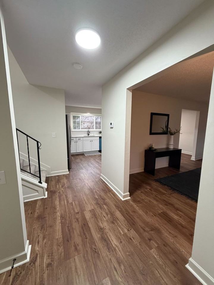 210 W Columbus St - Photo 4 of 27