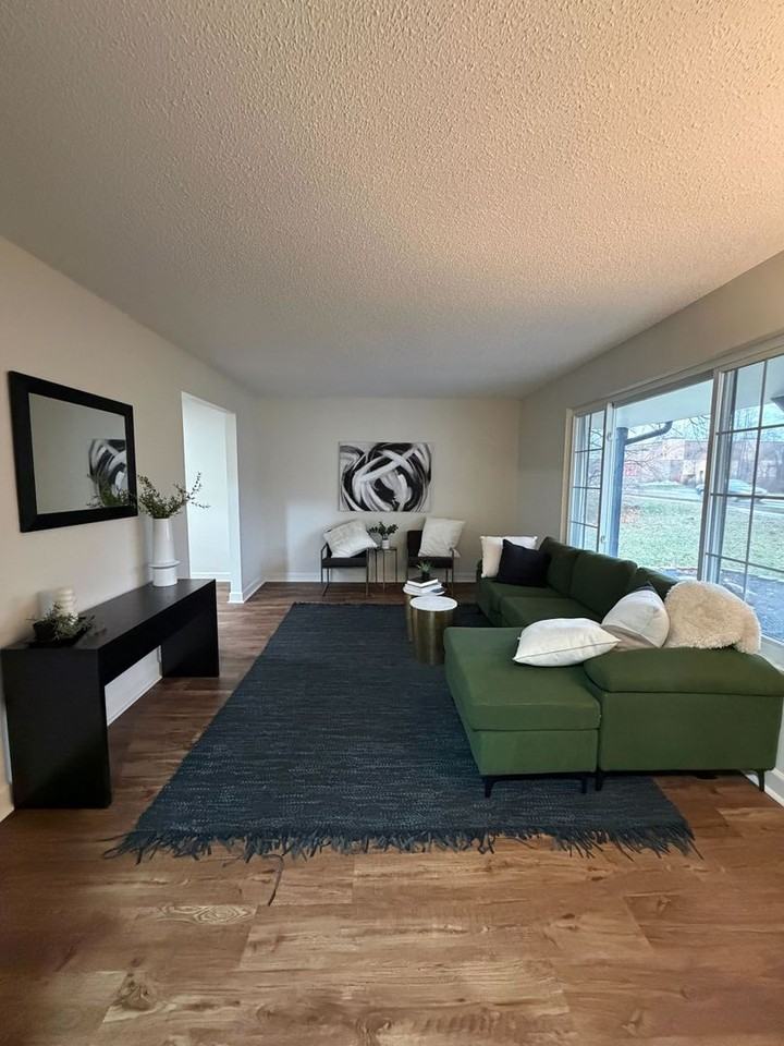 210 W Columbus St - Photo 5 of 27