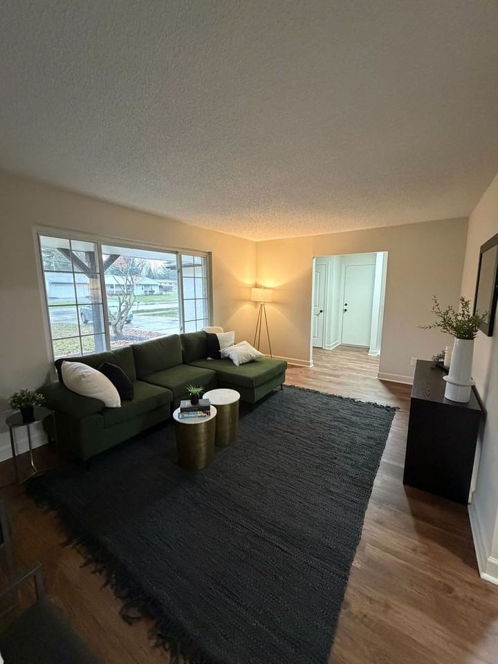 210 W Columbus St - Photo 6 of 27