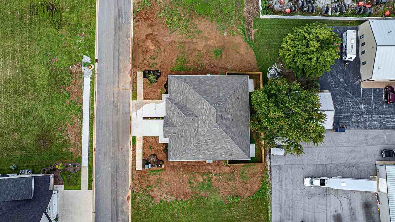 562 Providence Court - Photo 6 of 22