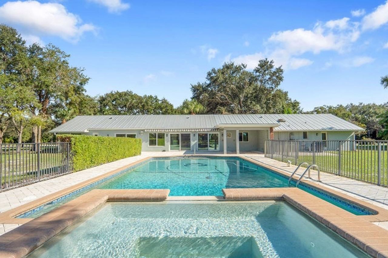 8631 Steeplechase Dr - Photo 2 of 26