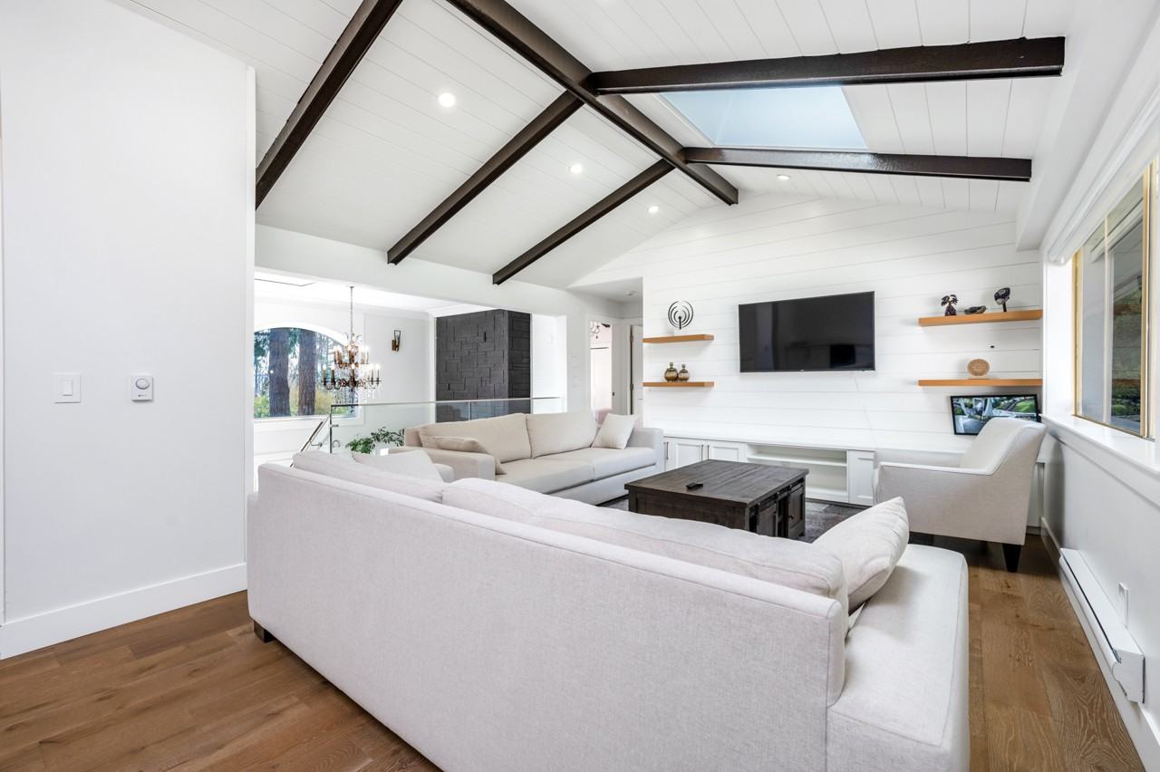 13595 56 Avenue - Photo 2 of 26