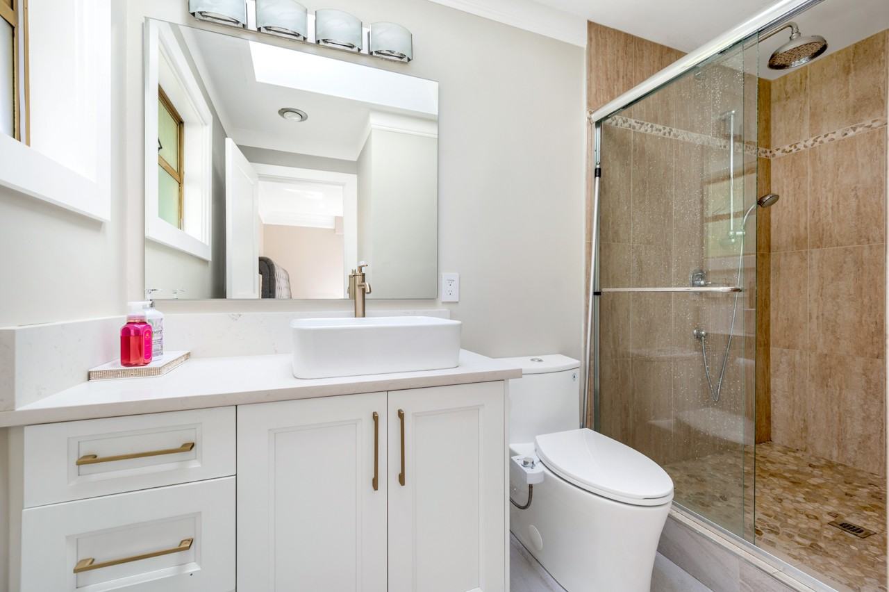 13595 56 Avenue - Photo 3 of 26