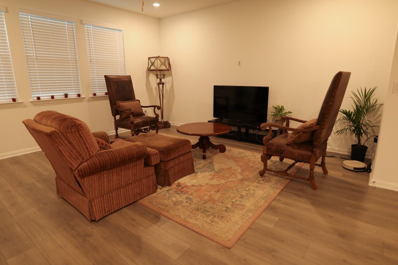 2911 Tavern Drive - Photo 3 of 10