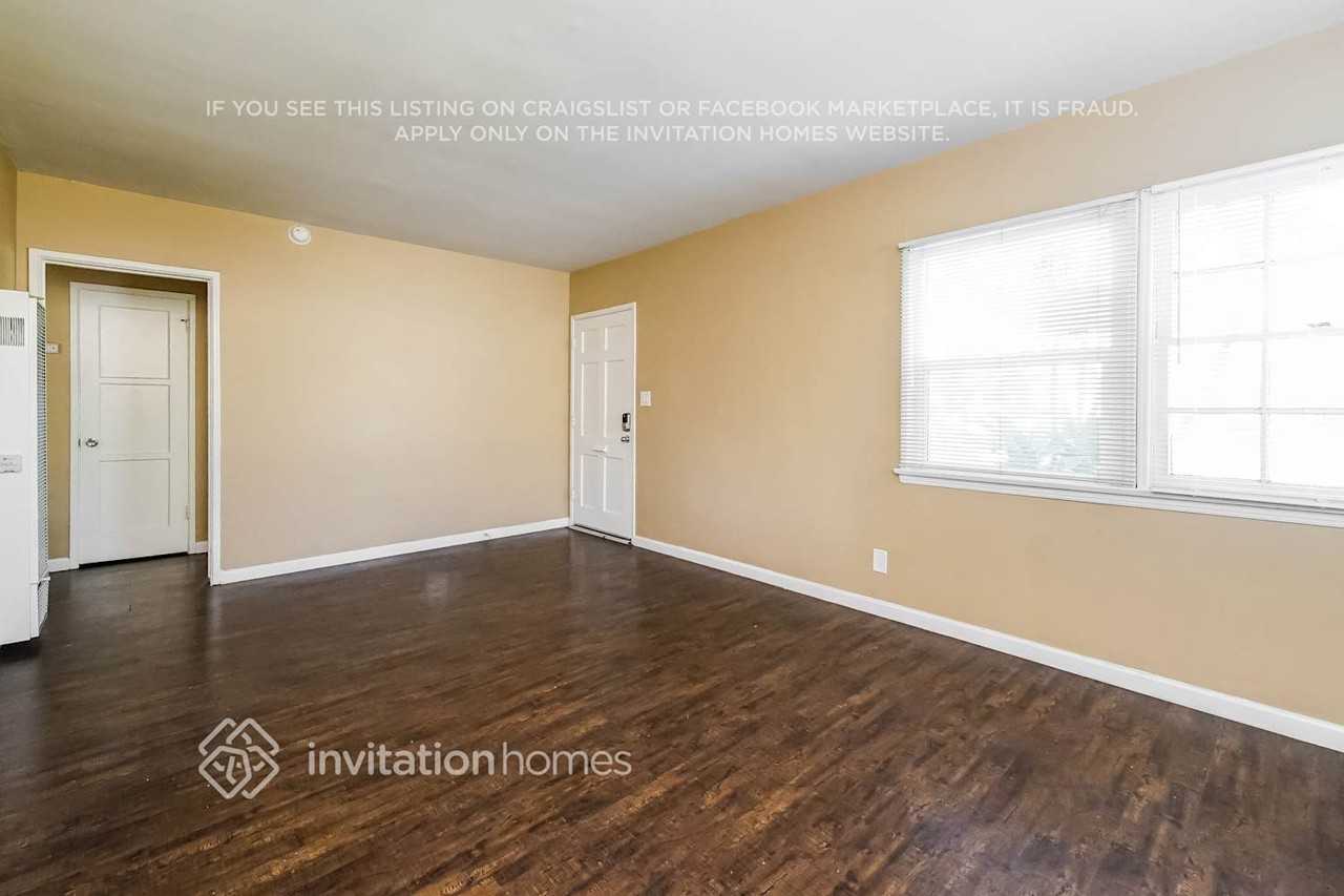 1530 W 154th Pl - Photo 3 of 17