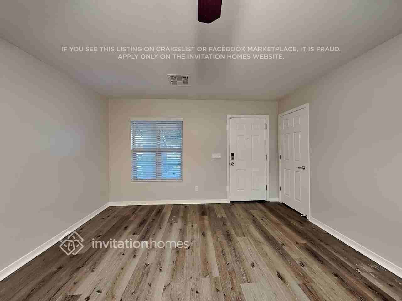 8122 S 2nd Dr - Photo 3 of 18