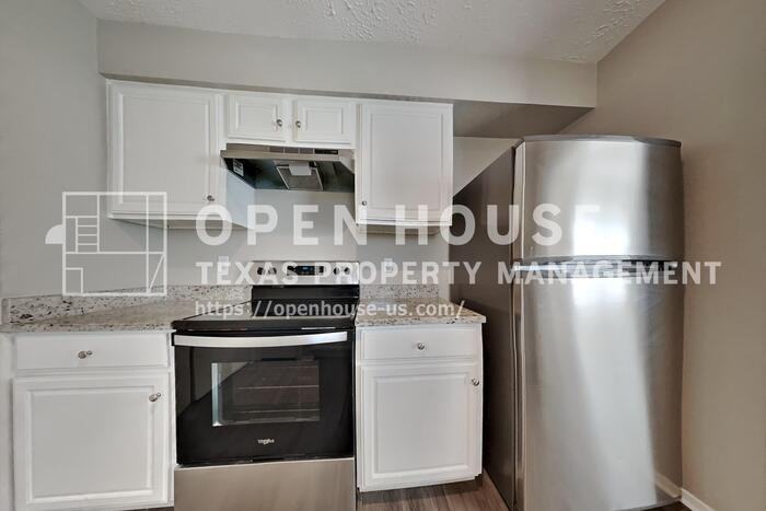 14203 Cornelia Dr - Photo 6 of 20