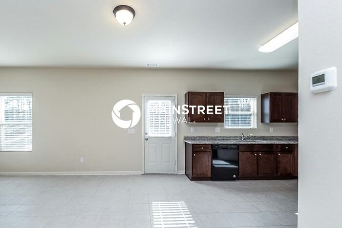 35 Olivia Way - Photo 2 of 17