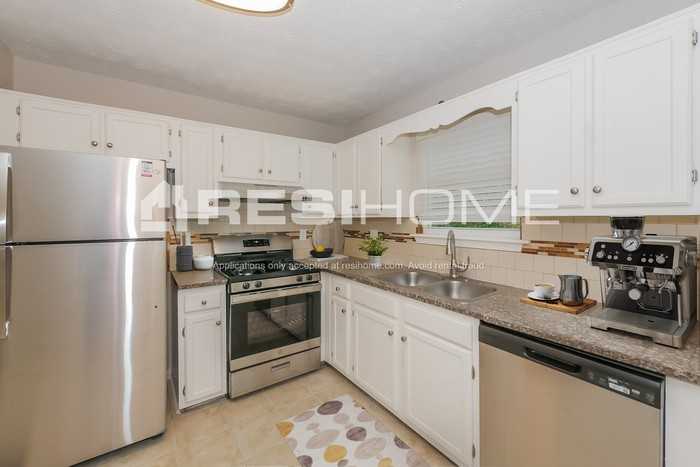 6230 Tucker Lane - Photo 3 of 18