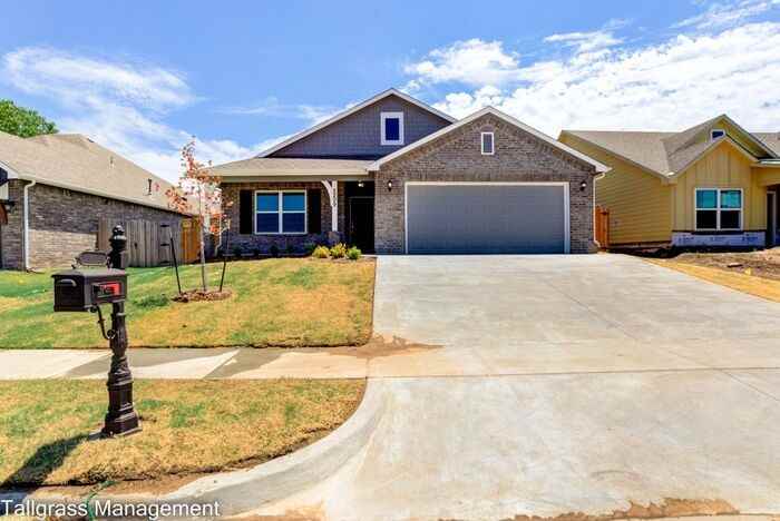 5209 Nassau Ave - Photo 4 of 29