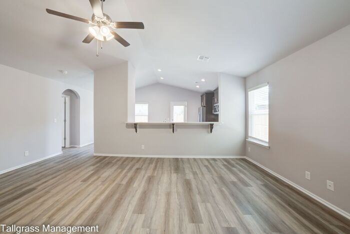 5209 Nassau Ave - Photo 2 of 29