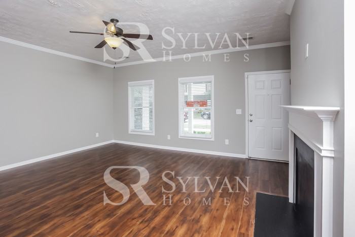 117 Tryon Street - Photo 4 of 16