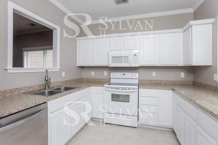 117 Tryon Street - Photo 7 of 16