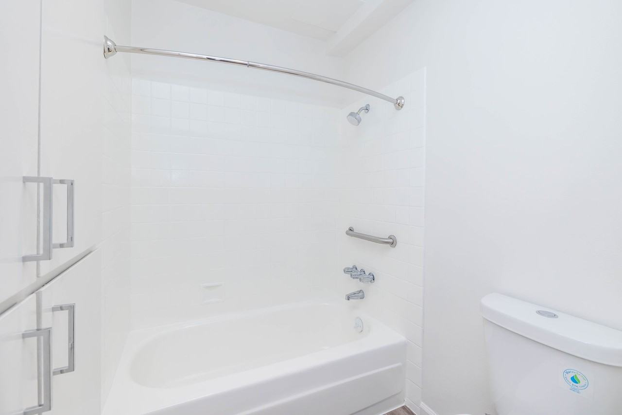 257 Vernon - Photo 3 of 50