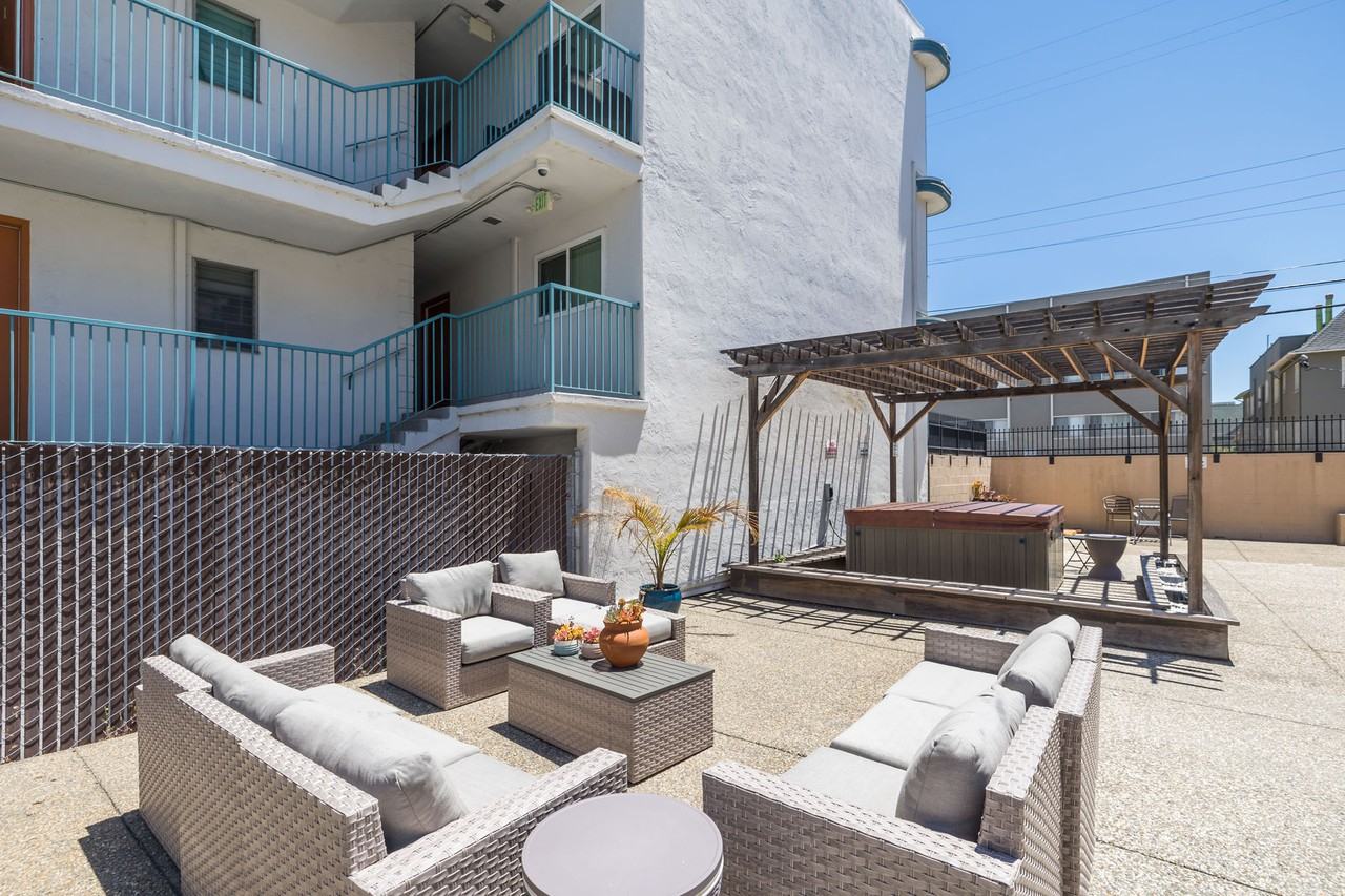 257 Vernon - Photo 4 of 50