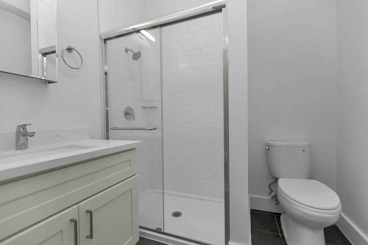 990 Geary - Photo 7 of 17