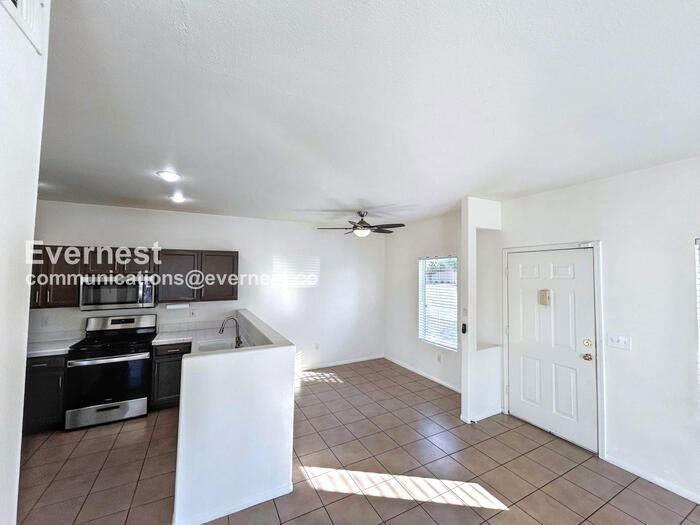 5922 Vegas Dr - Photo 4 of 22