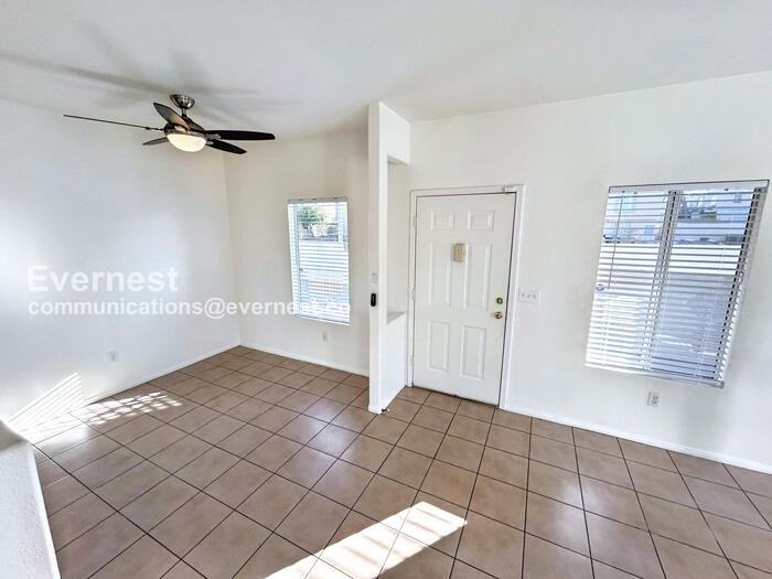 5922 Vegas Dr - Photo 5 of 22