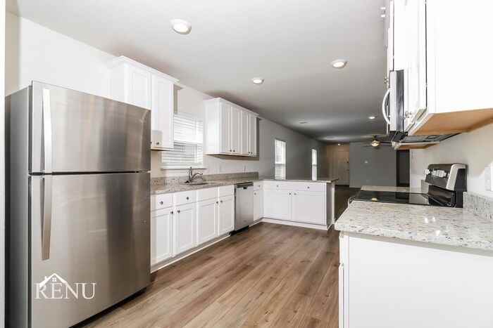 125 Stratton Lane - Photo 3 of 19