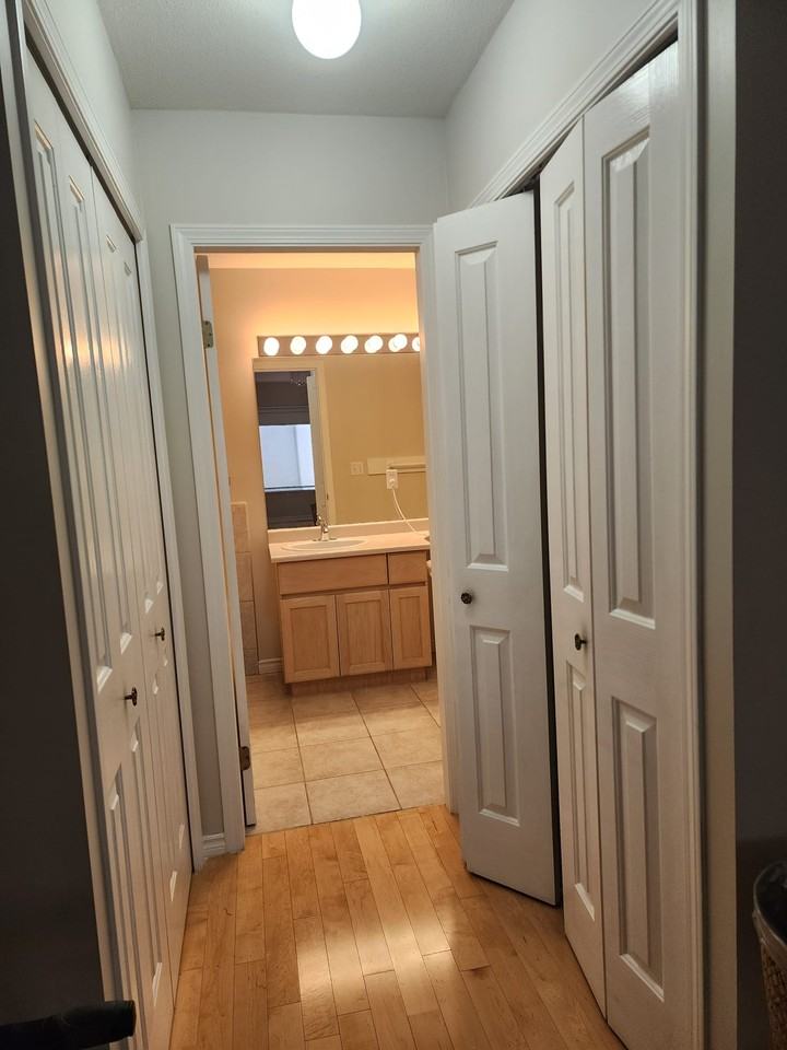 164 St & 85 Ave #32 - Photo 5 of 12