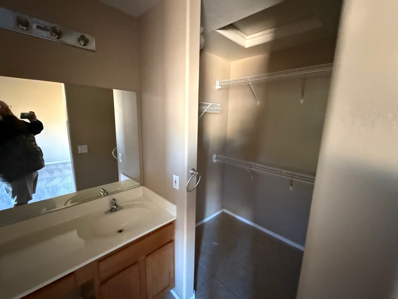 1636 E Bishop Dr #NA - Photo 4 of 10