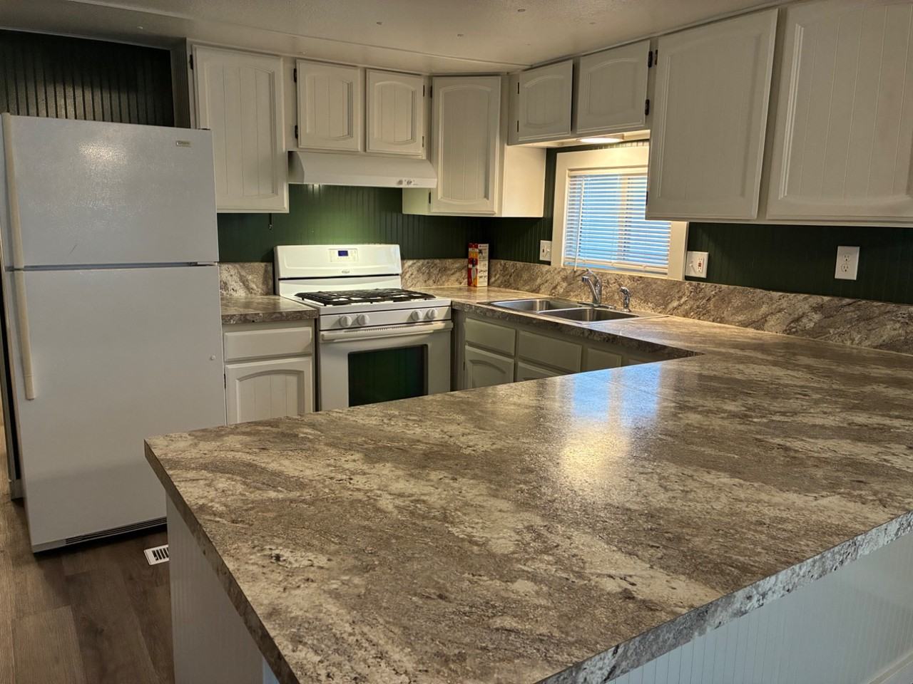 511 South H Street - Photo 2 of 12