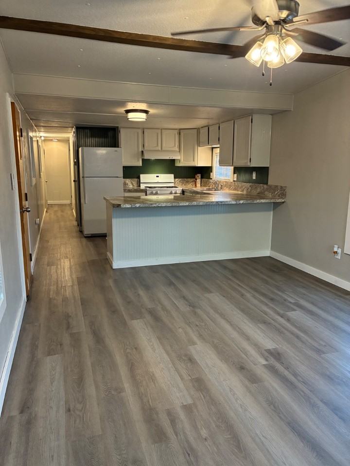 511 South H Street - Photo 4 of 12