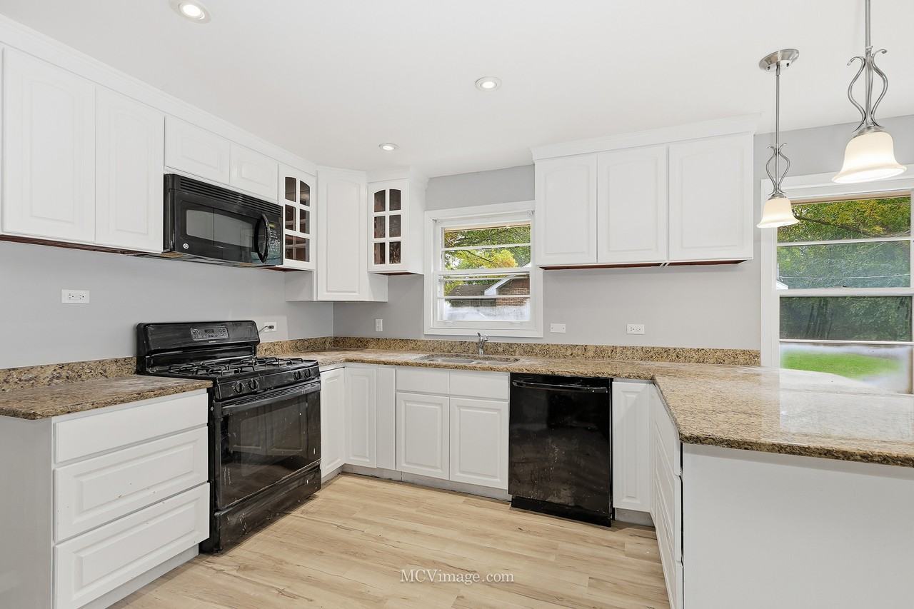 14714 Ellis Ave #NA - Photo 3 of 20