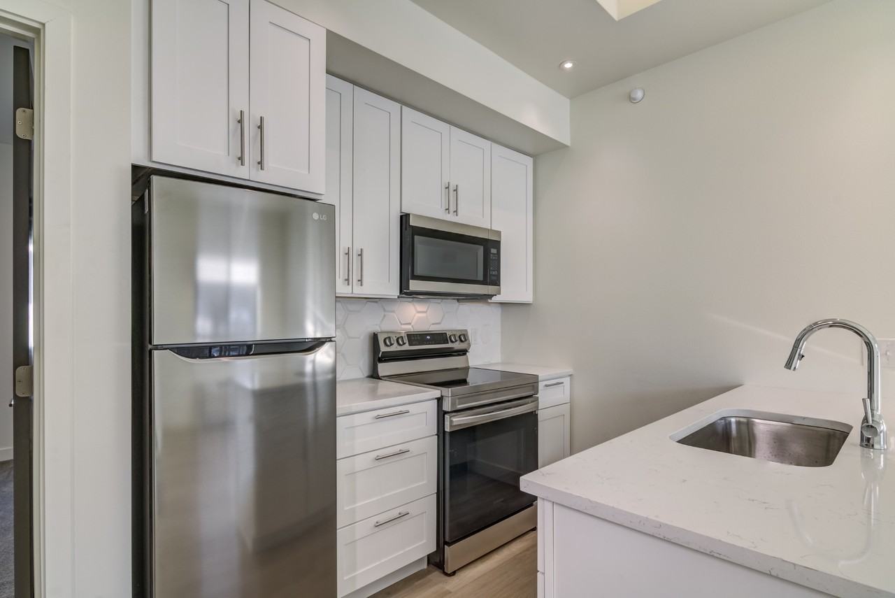 3253 Fairfax St - Photo 2 of 15