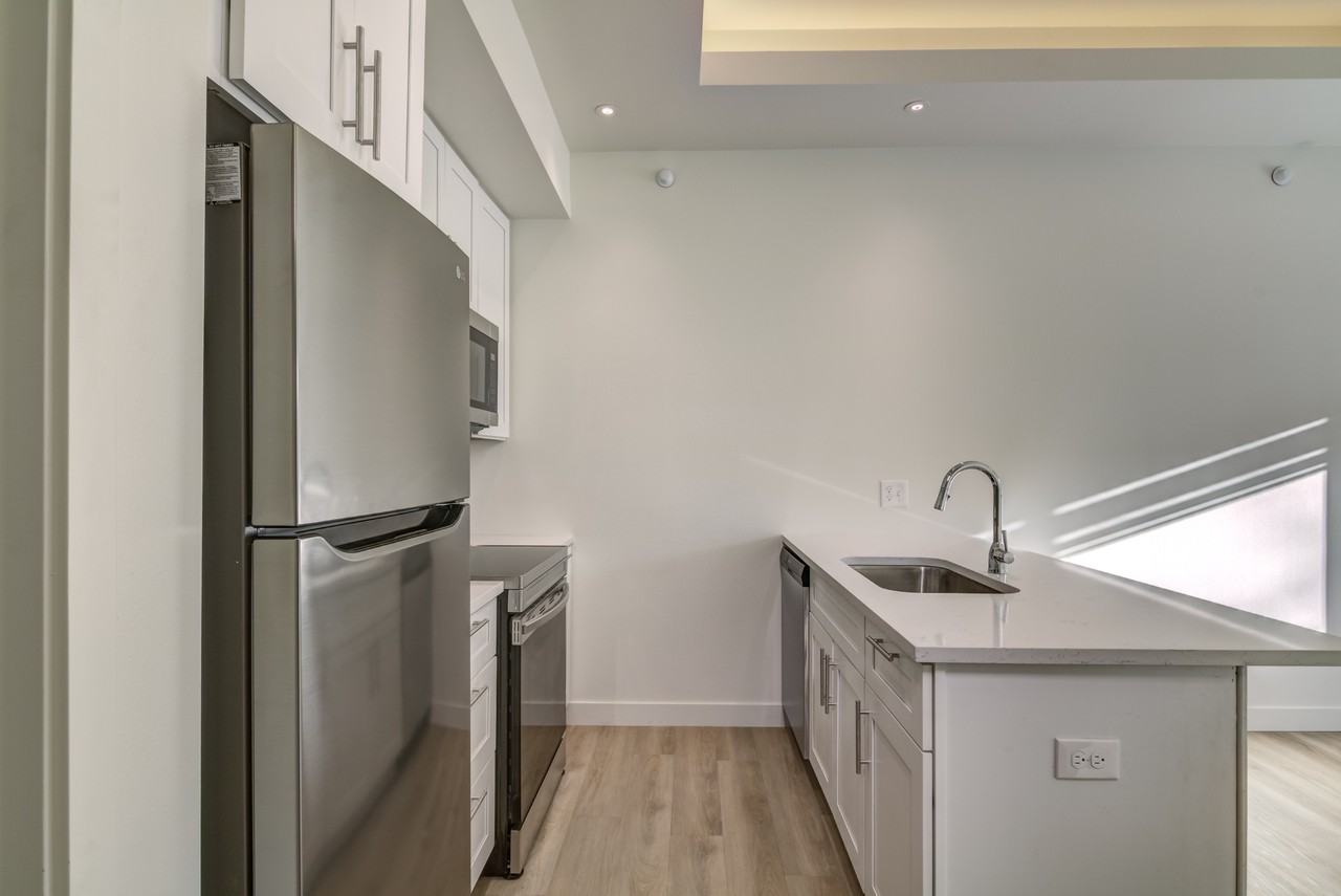 3253 Fairfax St - Photo 6 of 15