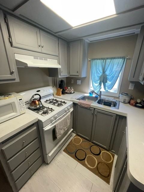 900 South Hillcrest Drive #6 - Photo 3 of 8