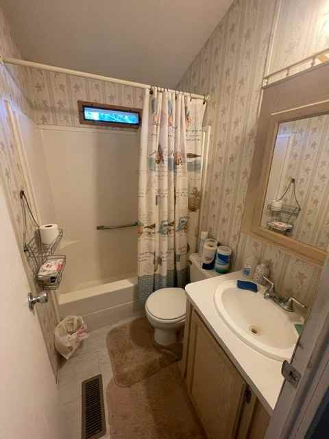 900 South Hillcrest Drive #6 - Photo 4 of 8