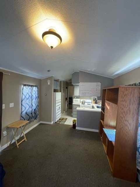 900 South Hillcrest Drive #6 - Photo 6 of 8