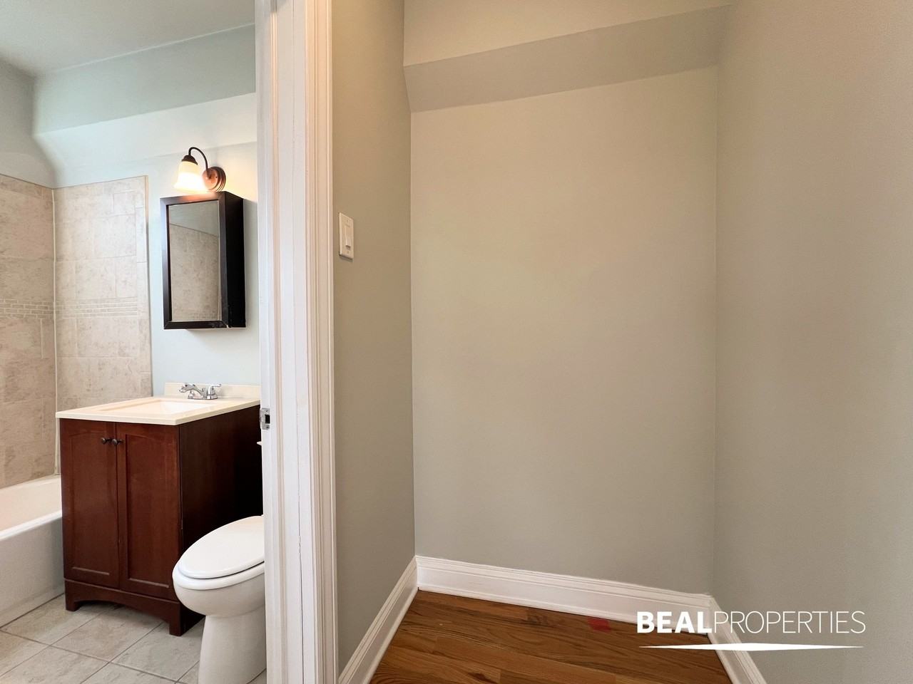 1164 North Dearborn Street #214 - Photo 6 of 8