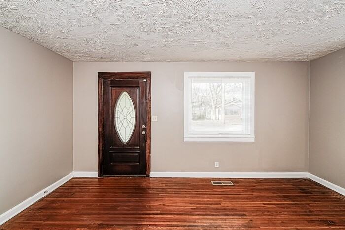 1153 14th Pl Sw - Photo 4 of 7