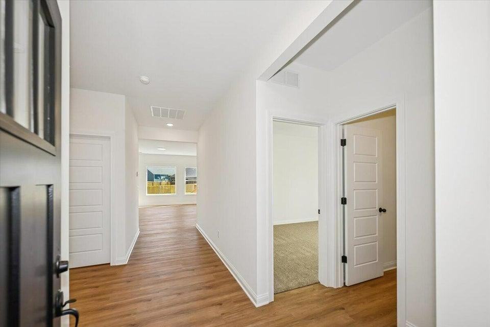 105 Clearwater Drive - Photo 7 of 11