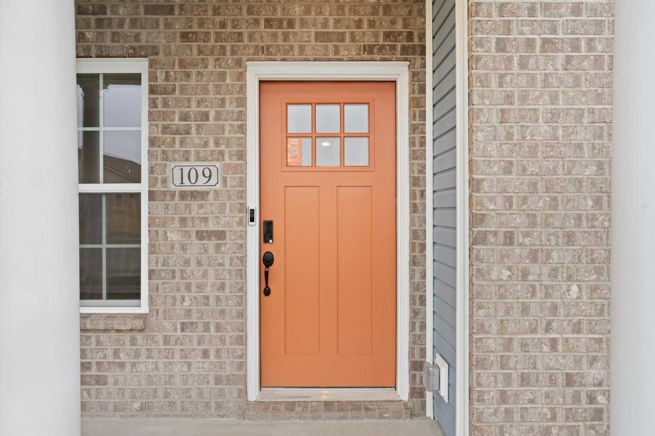 109 Clearwater Drive - Photo 4 of 11