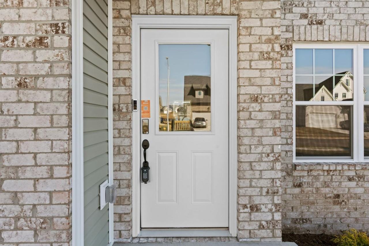 441 Friendly Avenue - Photo 4 of 20